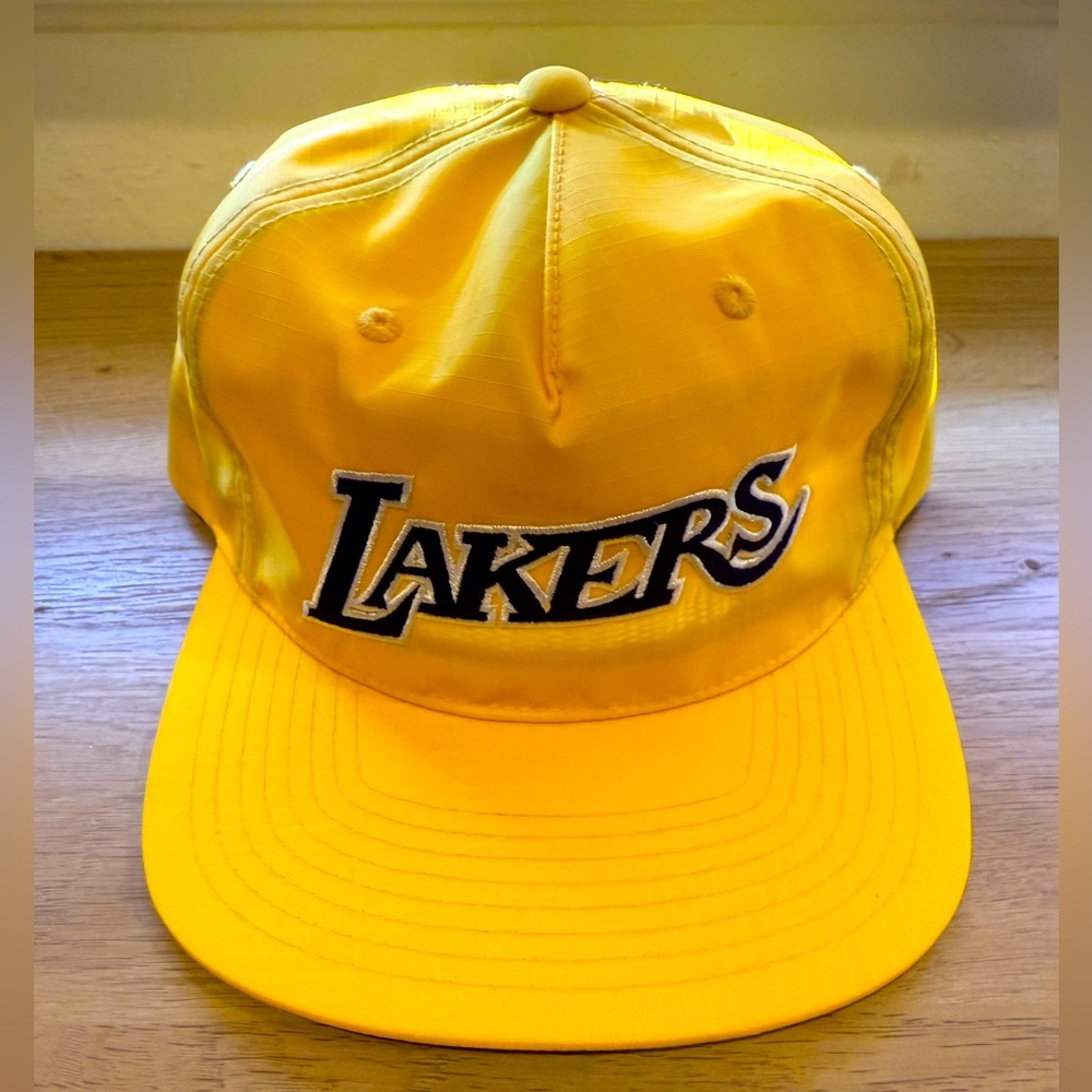 Mitchell & Ness Yellow Lakers Hat